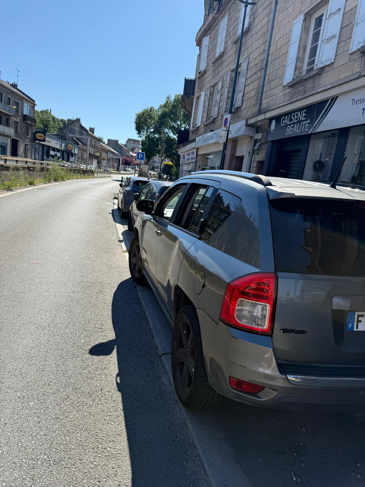 
								Jeep Compass 2.2 CRD 140cv complet									