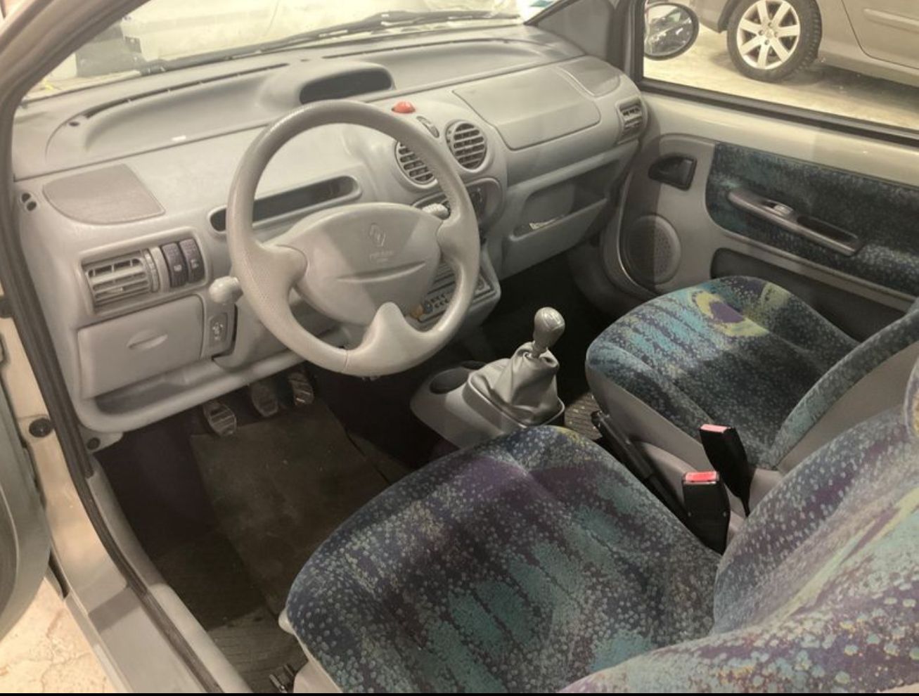 
								Twingo 1 phase 3 complet									